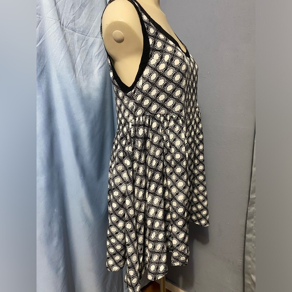 Free People Black and White Sleeveless Tank Top - Picture 9 of 11